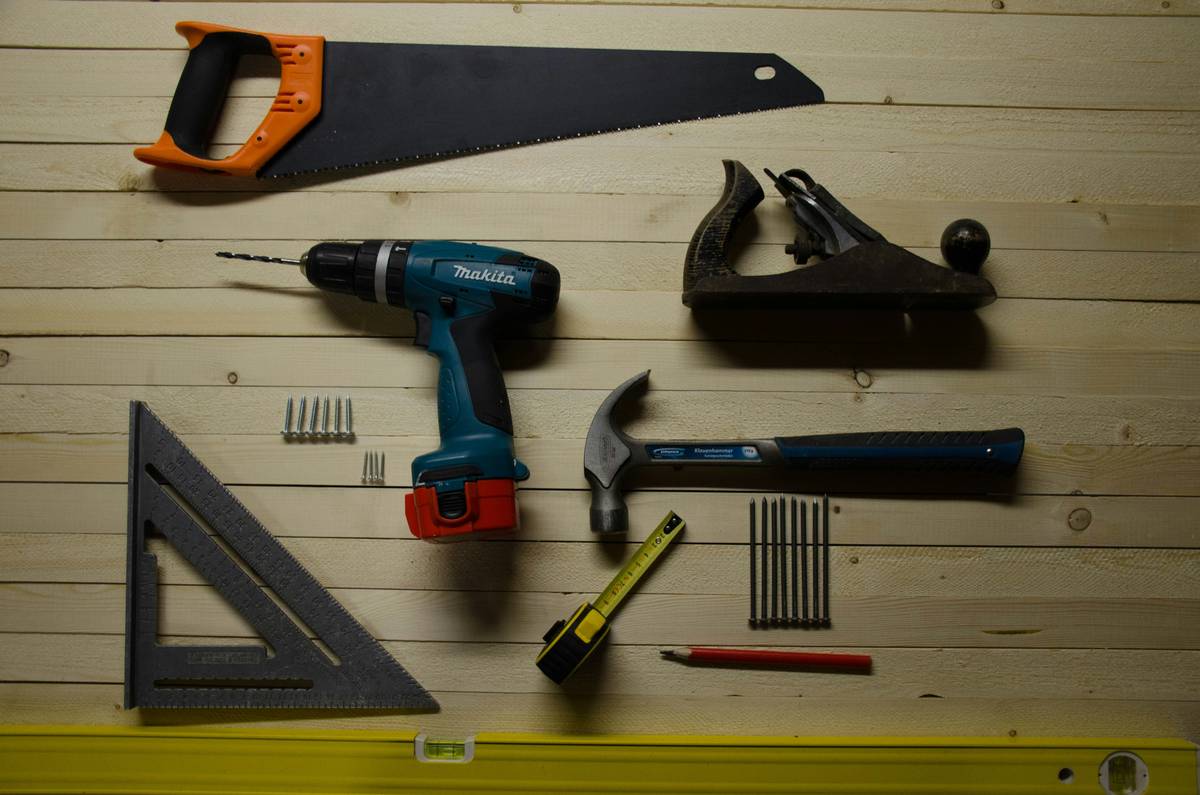 Power Hand Tools List: 7 Essential Picks to Avoid Costly DIY Mistakes